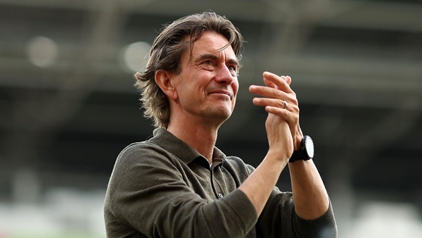 c6 HLV Thomas Frank hoàn toàn yên tâm về vị trí hậu vệ trái tại Tottenham