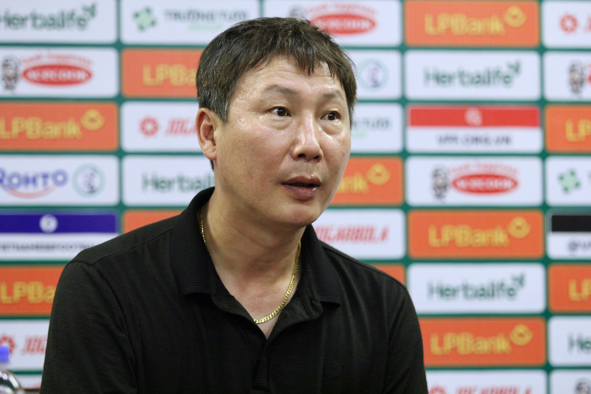 HLV Kim Sang Sik tập trung cho SEA Games 33 vào tháng 12 tại Thái Lan