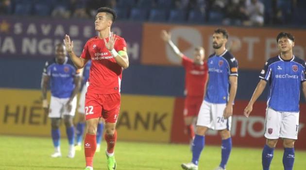 Tiến Linh không ăn mừng khi ghi bàn vào lưới đội bóng cũ. Tiến Linh không ăn mừng khi ghi bàn vào lưới đội bóng cũ.
