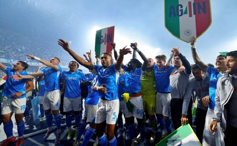 Napoli vô địch Serie A sau màn đua tranh nghẹt thở với Inter Milan