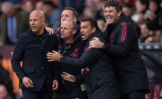 Arne Slot thừa nhận Liverpool thắng Burnley nhờ may mắn.