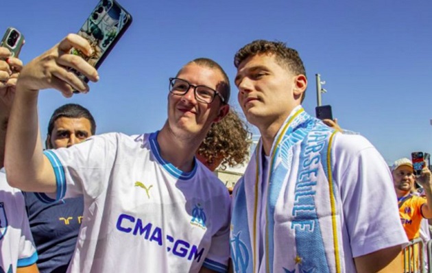 Pavard dự kiến ra mắt Marseille