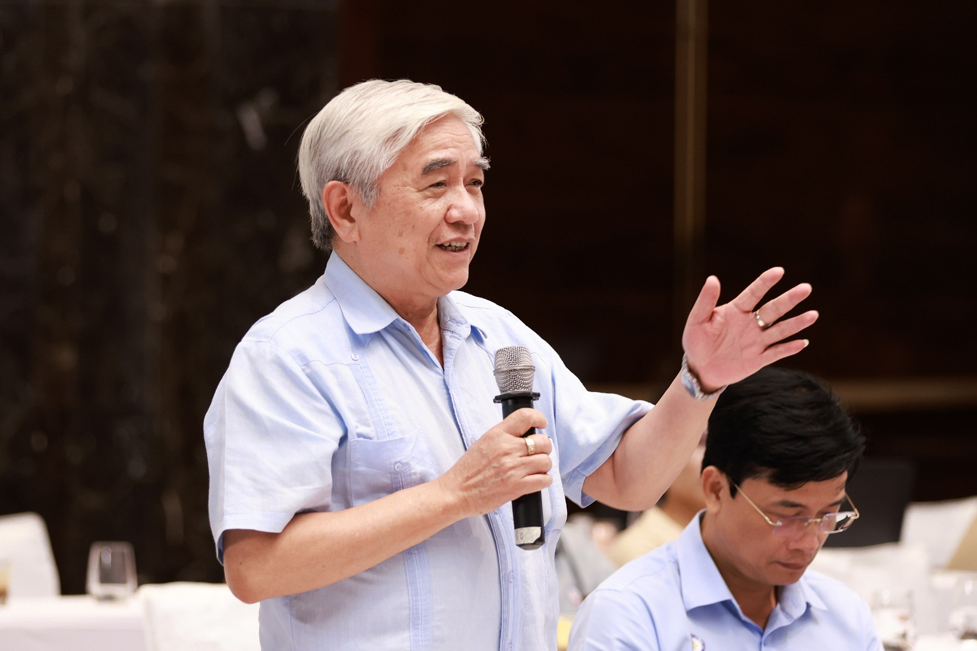 TS. Nguyễn Quân phát biểu tại hội thảo