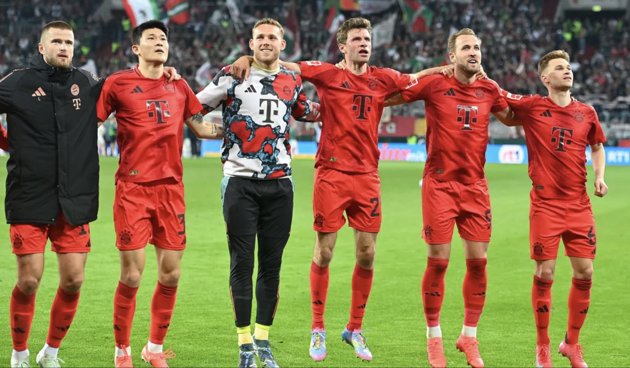 Bayern Munich ăn mừng chức vô địch