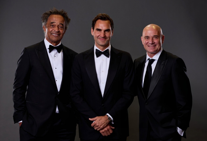 Federer cùng Yannick Noah và Andre Agassi tại Laver Cup 2025