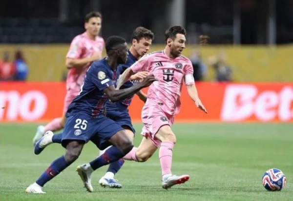 Messi trên sân cỏ