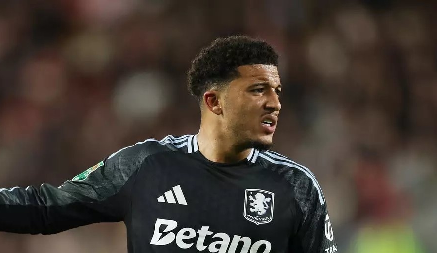 Jadon Sancho trong trận đấu với Brentford