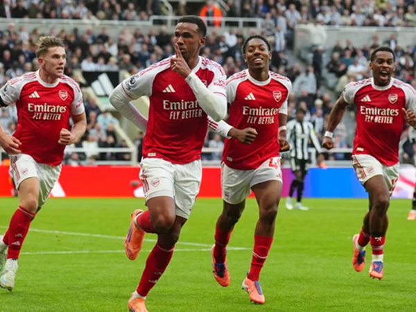 Arsenal vs Newcastle căng thẳng