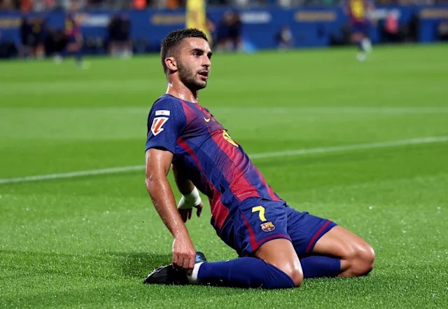 Ferran Torres ghi bàn cho Barcelona
