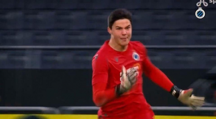 Người hâm mộ Man United phấn khích trước viễn cảnh sở hữu thủ môn ghi bàn CĐV MU thích thú trước khả năng ghi bàn của Lammens