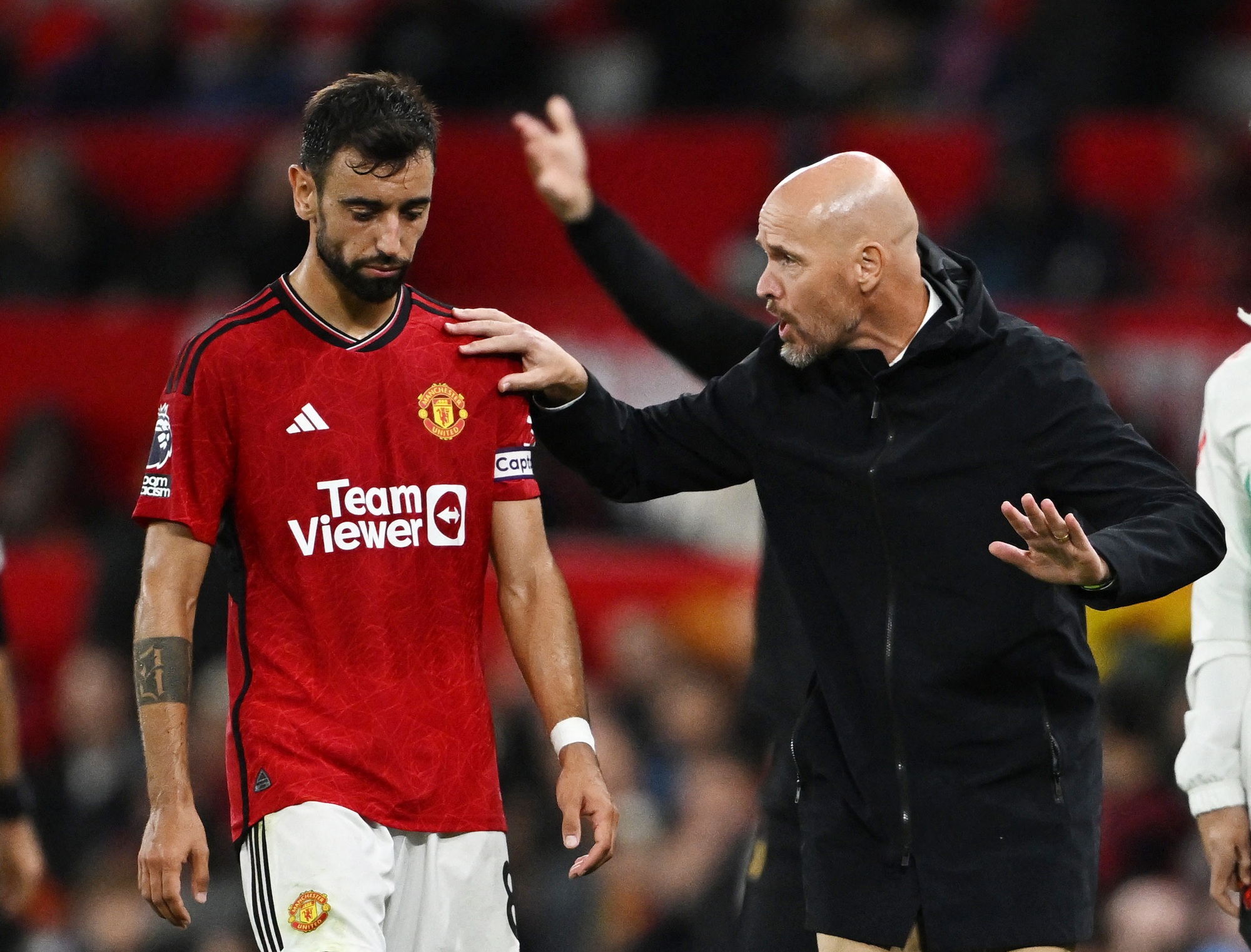 Các HLV tại Man United không thề giúp Bruno Fernandes và đồng đội thăng hoa