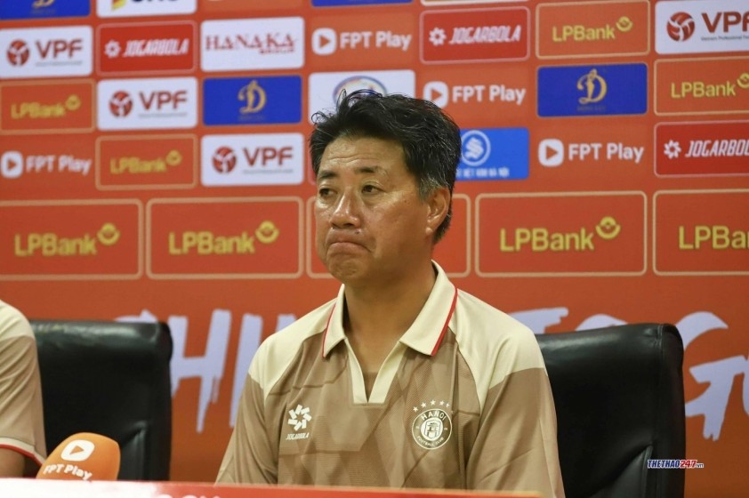 HLV Hà Nội FC cho biết đội còn gặp vấn đề trong khâu dứt điểm HLV Hà Nội FC cho biết đội còn gặp vấn đề trong khâu dứt điểm