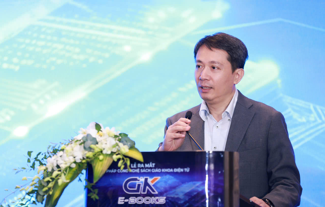 TS Phạm Quang Hưng chia sẻ về AI trong sách điện tử