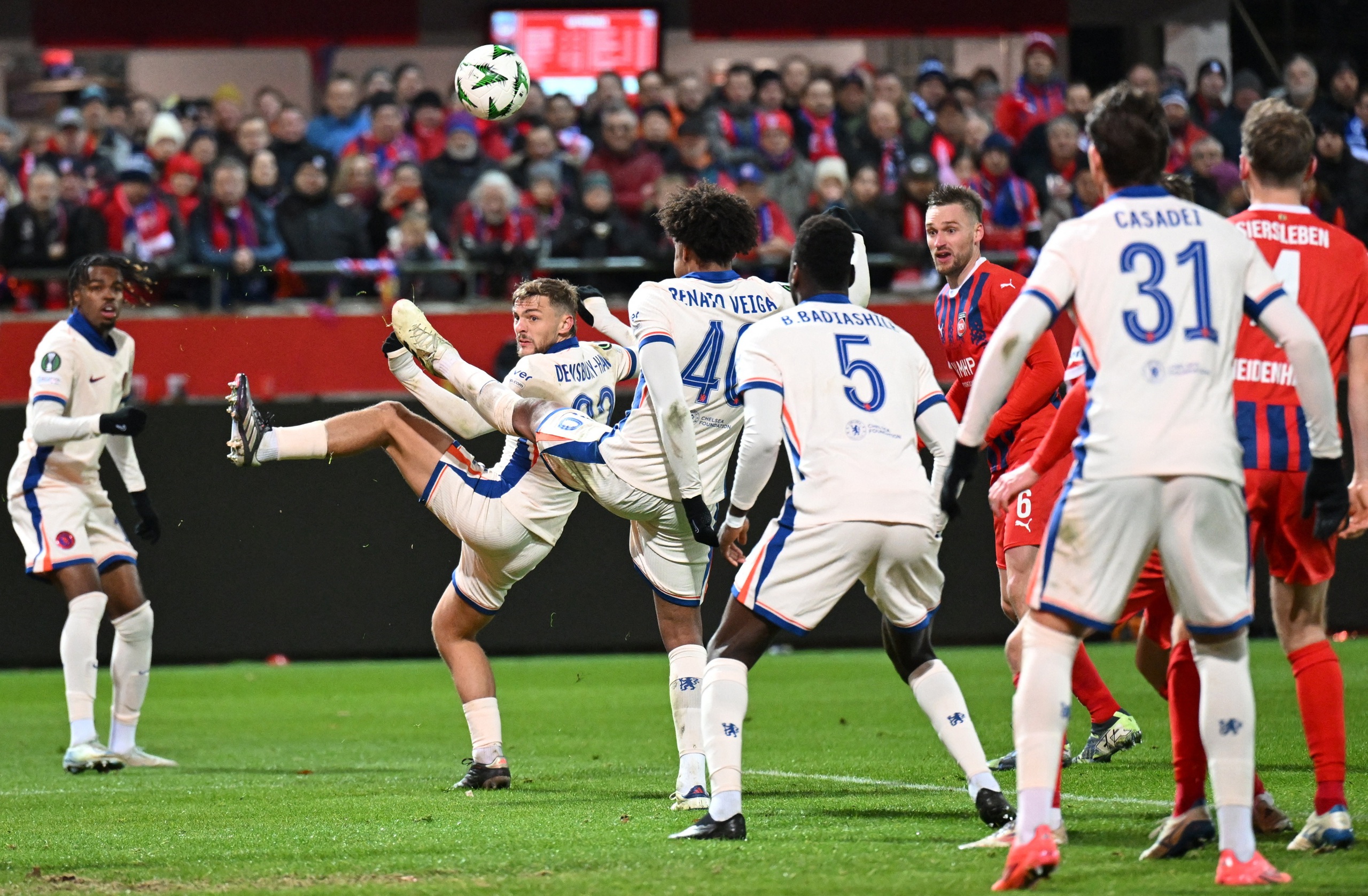 Heidenheim 1846 gây rất nhiều khó khăn cho Chelsea