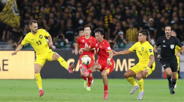 Việt Nam trắng tay với thất bại 0-4 trên sân Malaysia.