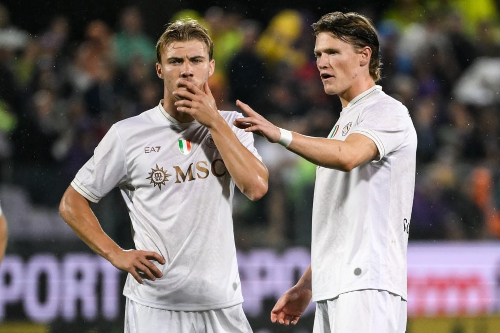 Scott McTominay và Rasmus Hojlund chơi xuất sắc tại Napoli