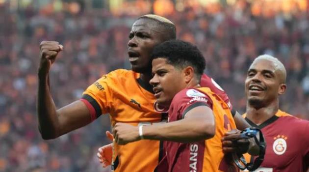 Victor Osimhen trong màu áo Galatasaray