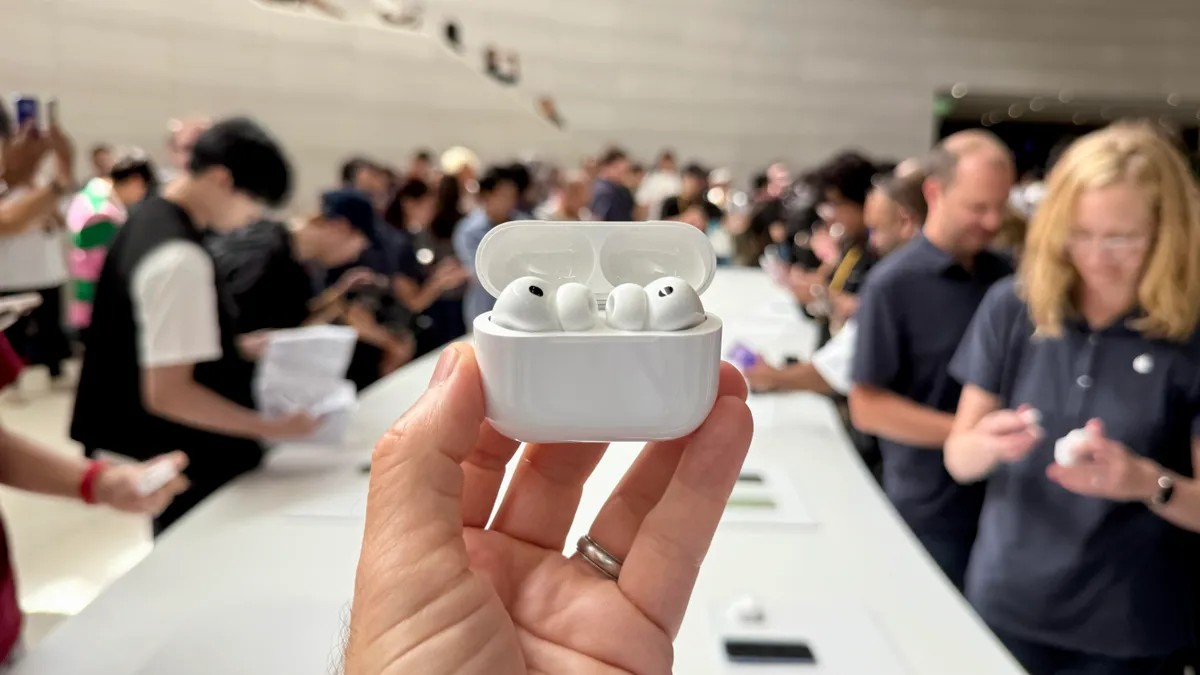 Cận cảnh tai nghe AirPods Pro 3