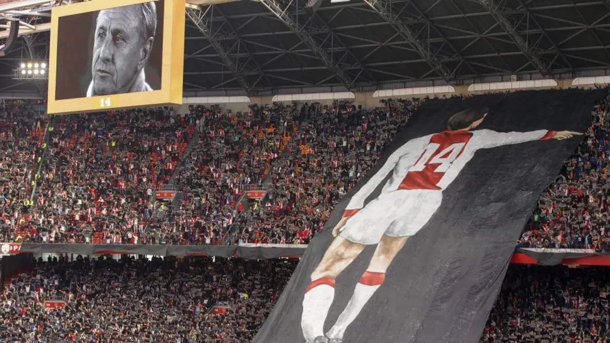 Johan Cruyff Arena biểu tượng bóng đá đẹp