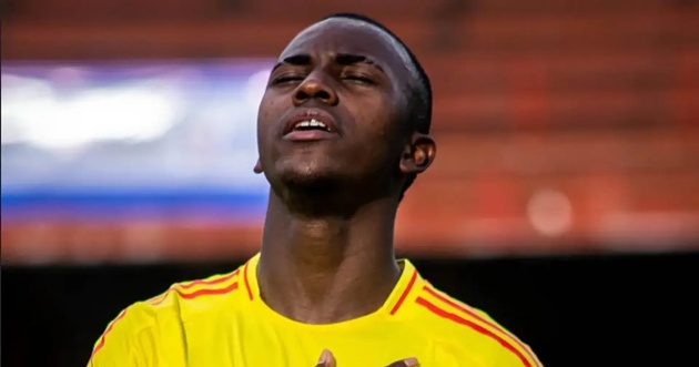 Cristian Orozco trên đường gia nhập Man Utd