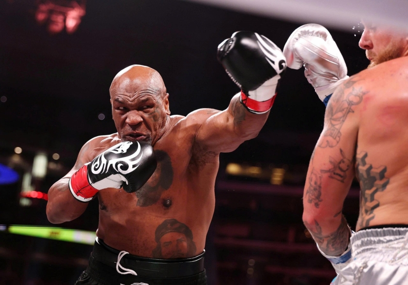 Mike Tyson trong một trận đấu trước đây
