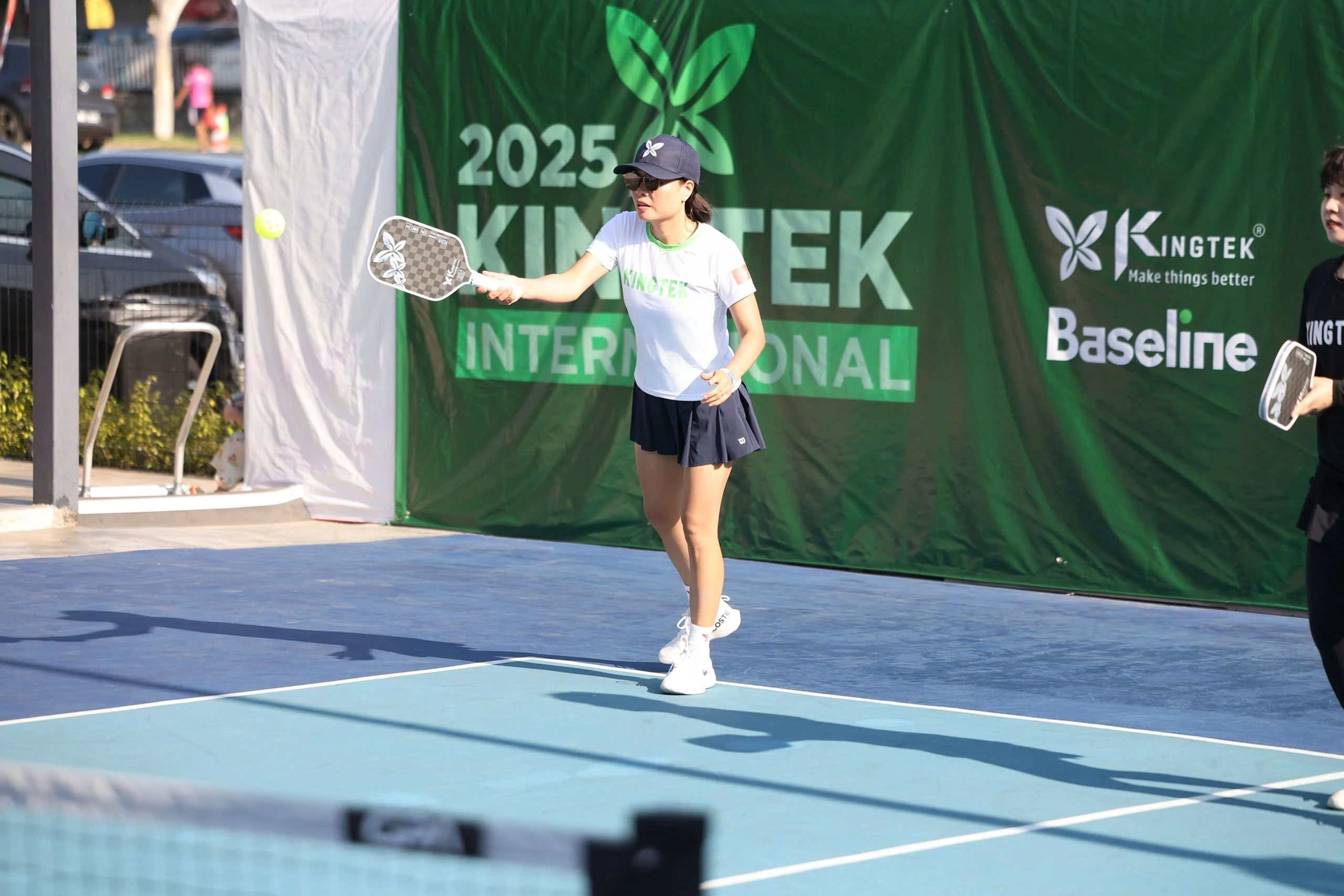 Nữ doanh nhân Madam Truyền thử sức tranh tài ở giải pickleball Kingtek International 2025