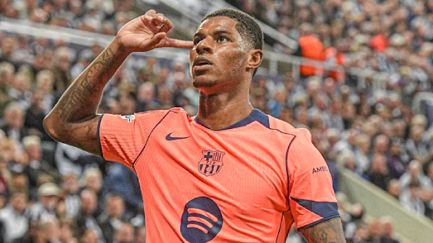 Marcus Rashford ghi bàn cho Barcelona