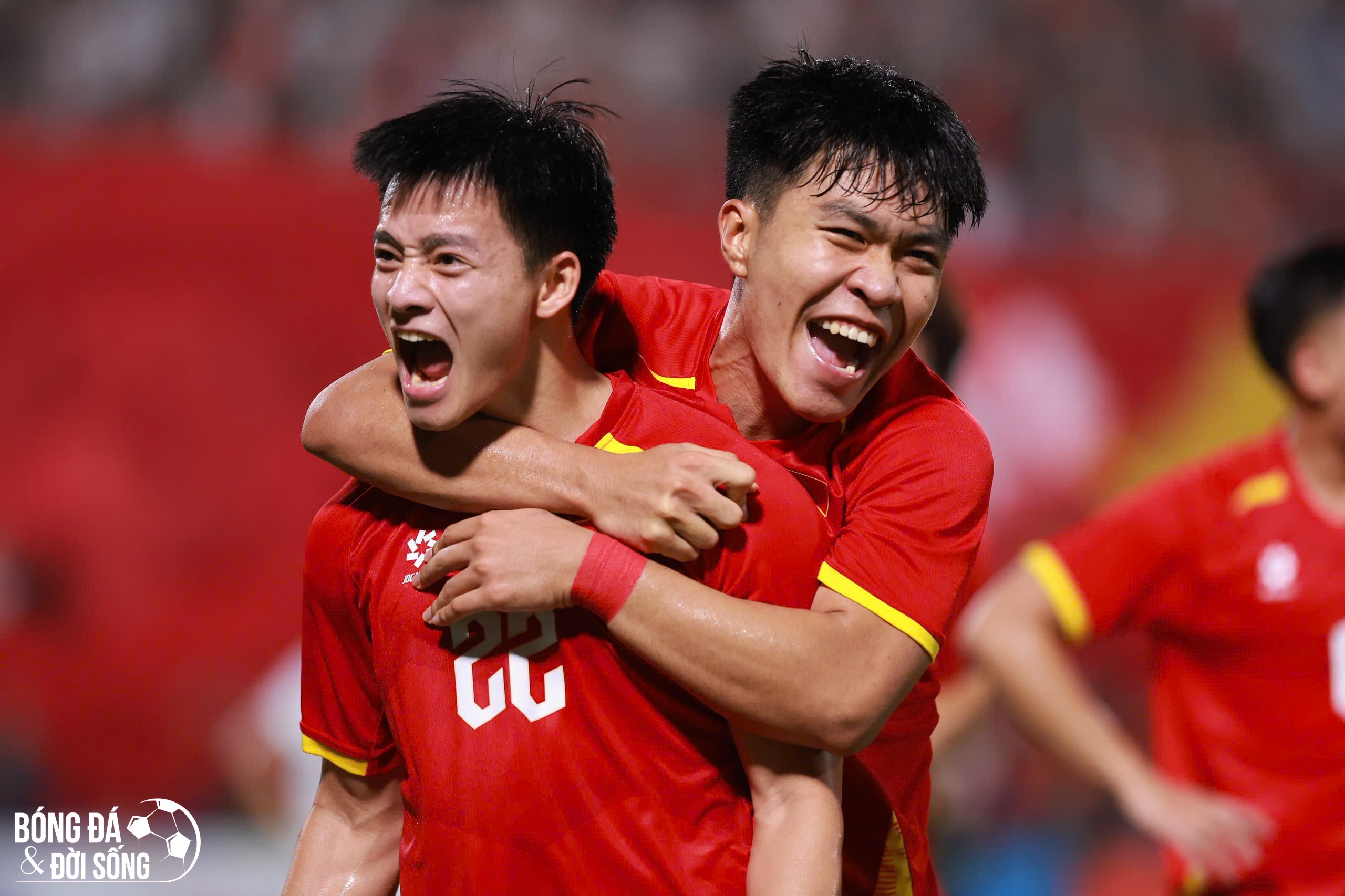 Tiền đạo Thanh Nhàn ghi bàn thắng