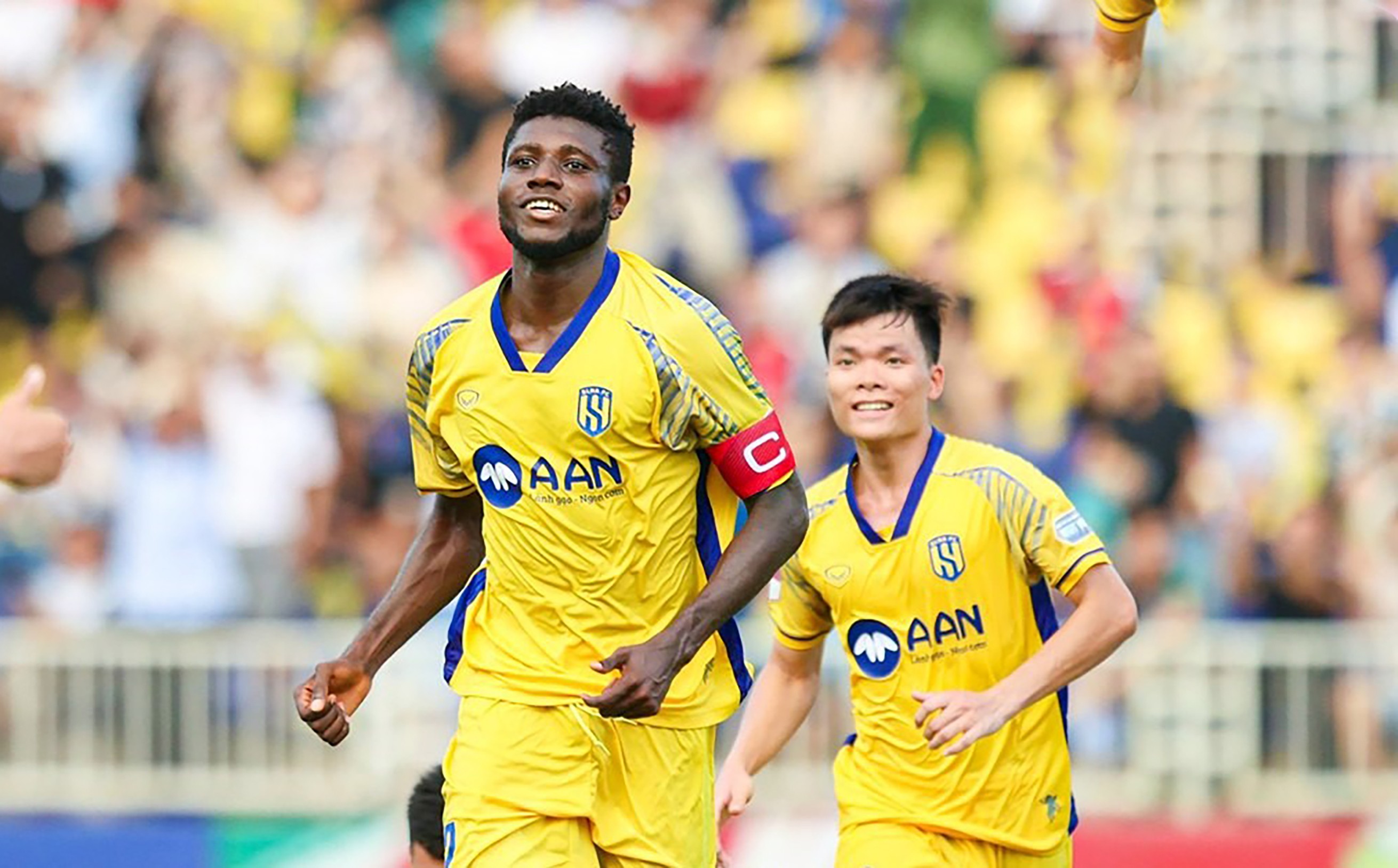 Michael Olaha thi đấu cho SLNA