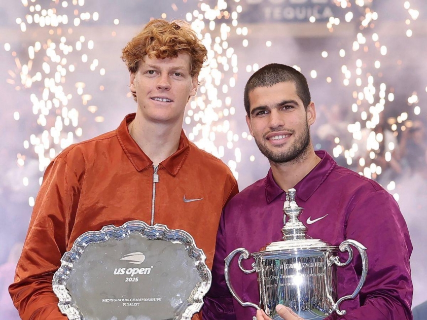 Alcaraz và Sinner tại lễ Bế mạc US Open 2025