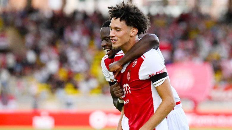 Monaco đang dẫn đầu Ligue 1