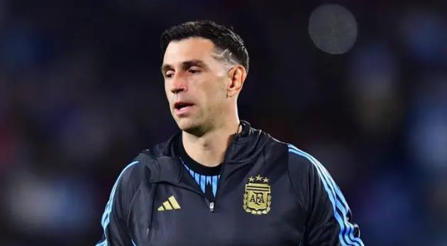 Martinez sẵn sàng trở lại cùng Aston Villa.
