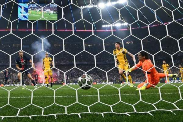Achraf Hakimi ghi bàn mở tỷ số