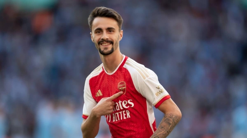 Vieira gia nhập Hamburg