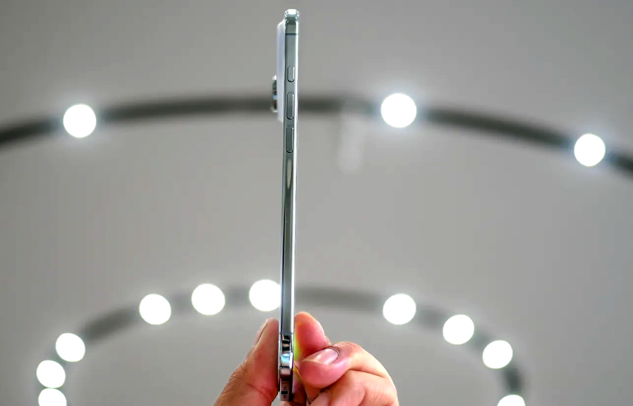 iPhone Air siêu mỏng