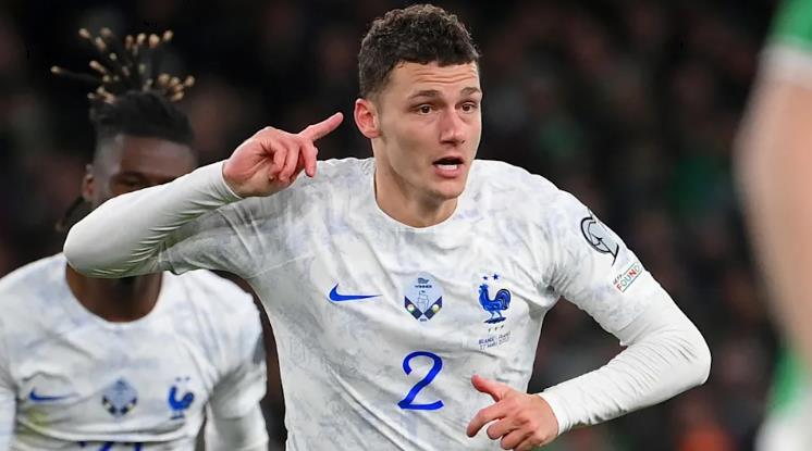 Benjamin Pavard ghi bàn đầu tiên cho Marseille