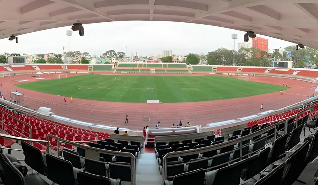 sân thống nhất chuẩn bị cho trận đấu