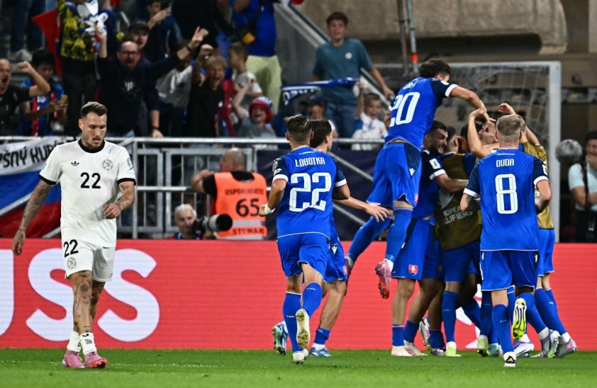 Slovakia ăn mừng bàn thắng