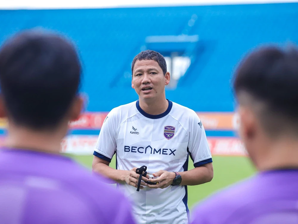 CLB Becamex TPHCM gặp khó khăn vòng 4