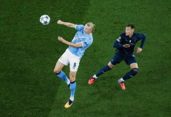 Erling Haaland ghi bàn cho Man City