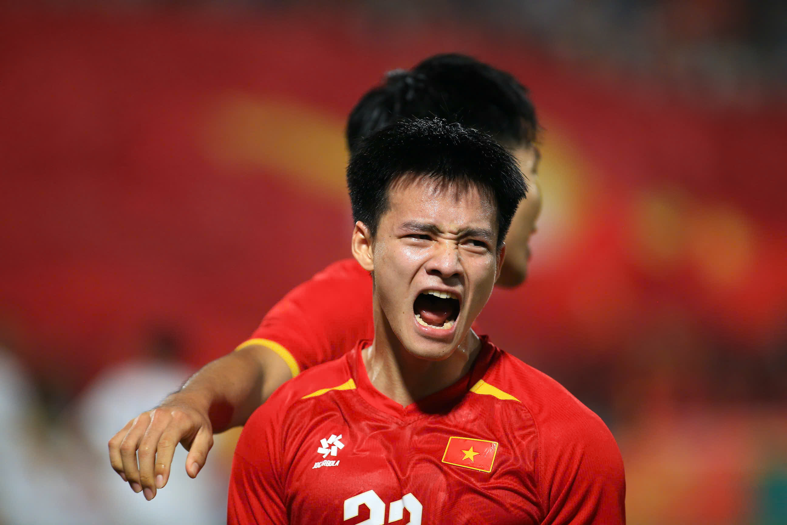 Thanh Nhàn ăn mừng bàn thắng
