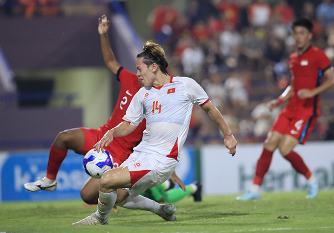 Viktor Lê bỏ lỡ cơ hội ghi bàn