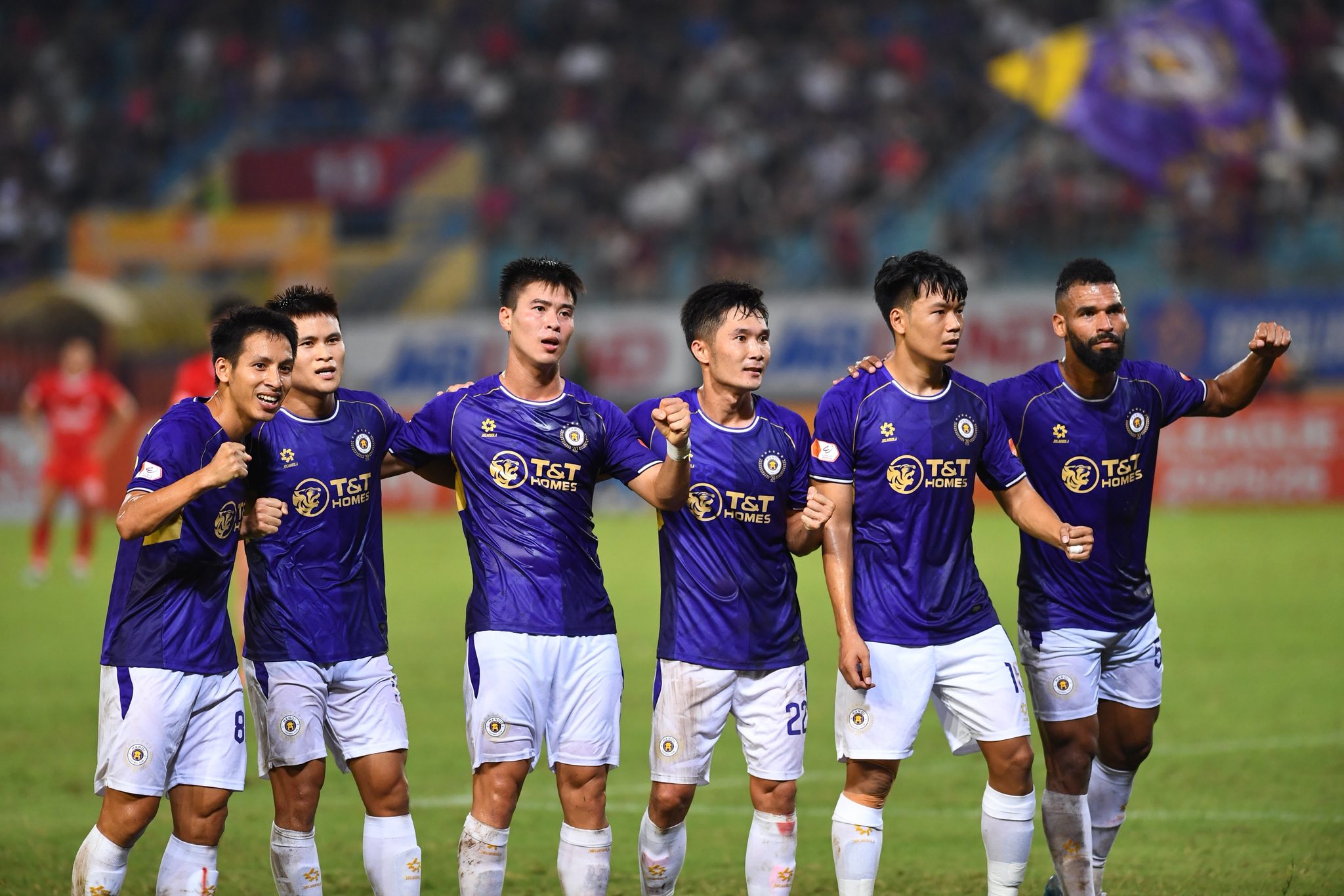 Hà Nội FC vẫn chưa thể tìm được niềm vui chiến thắng 549393266_1214084570760618_6157163993333216325_n