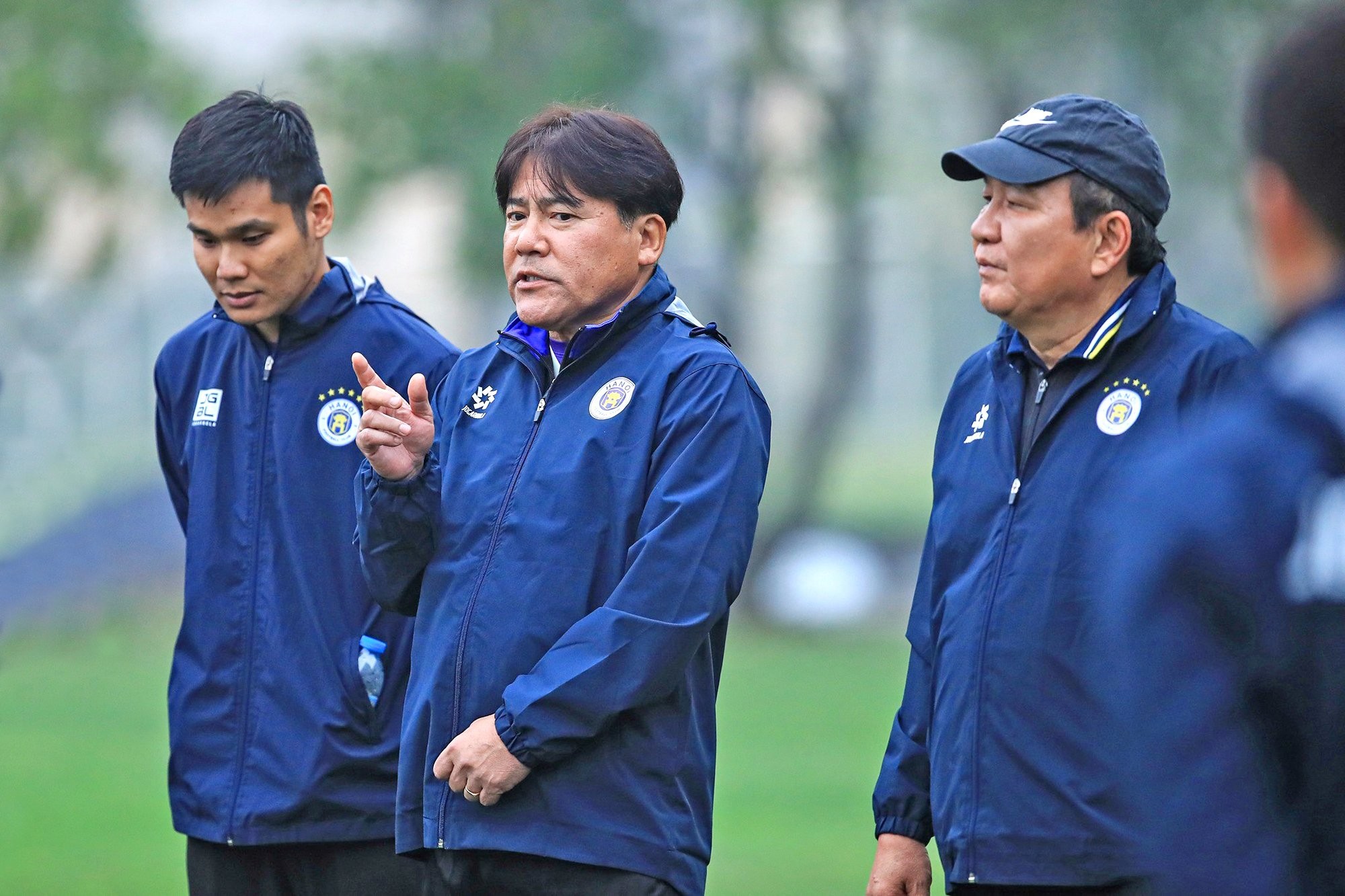 HLV Makoto Teguramori làm việc tại Hà Nội FC
