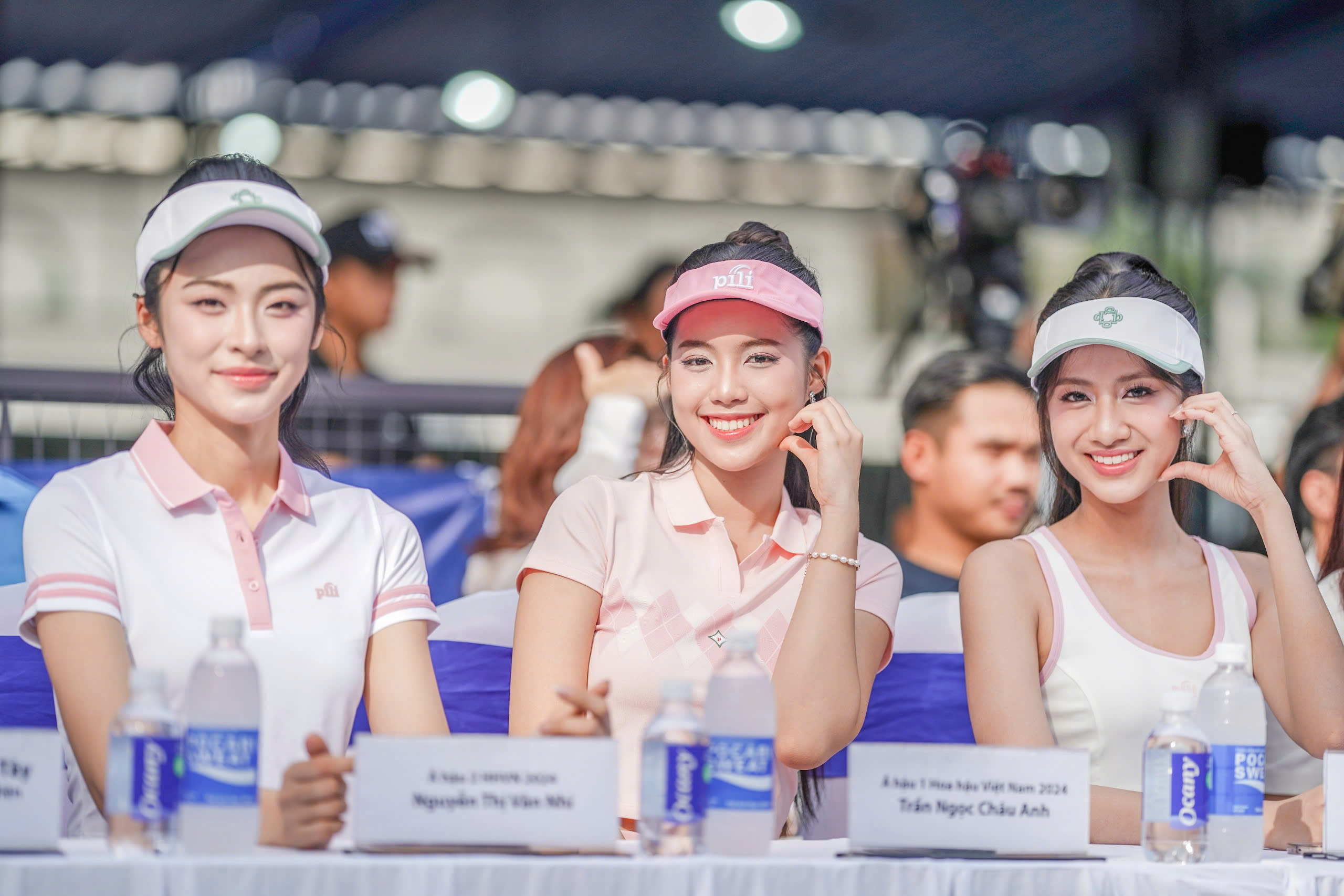 Các bóng hồng xinh đẹp tham dự lễ khai mạc giải pickleball Việt Nam 2025