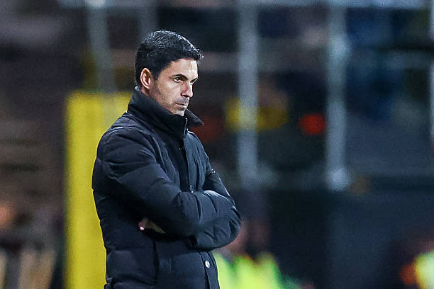 HLV Mikel Arteta cần chứng minh bản lĩnh để dẫn dắt Arsenal chinh phục ngôi vương Ngoại hạng Anh mùa này. HLV Mikel Arteta tập trung chuẩn bị cho trận đấu với Newcastle