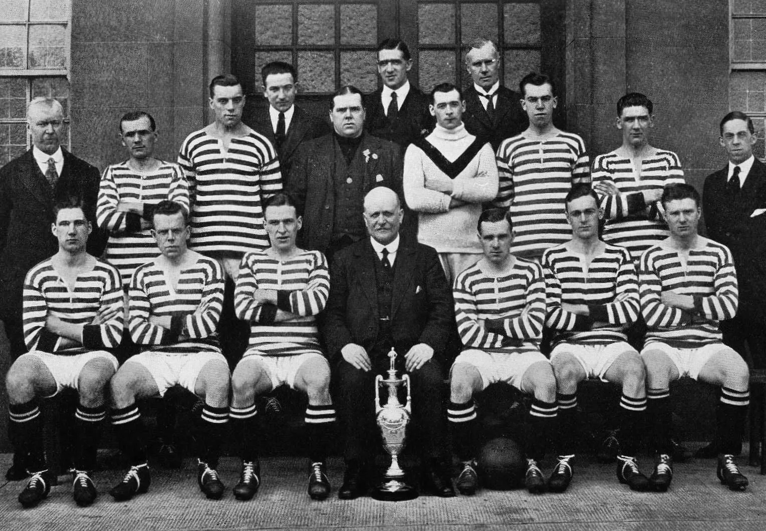Queen's Park vô địch Scottish Cup nhiều lần