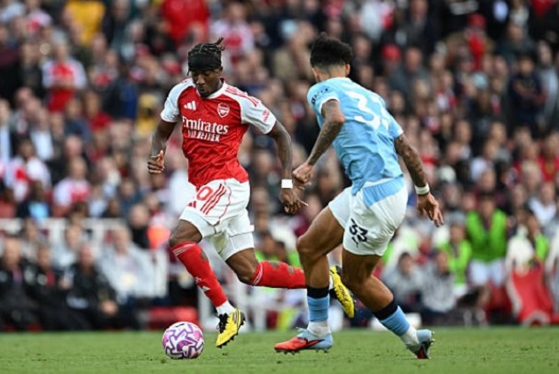 Madueke dính chấn thương đầu gối Madueke dính chấn thương đầu gối