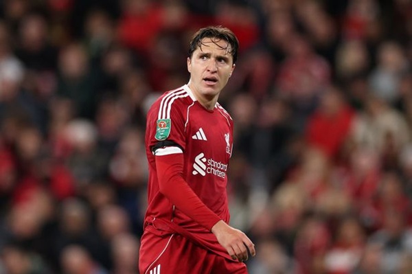 Chiesa thi đấu xuất sắc tại Anfield