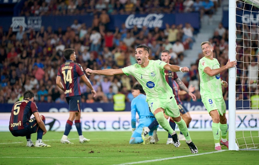 Barcelona lội ngược dòng